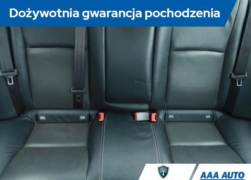 Toyota Avensis cena 63000 przebieg: 133825, rok produkcji 2015 z Piotrków Trybunalski małe 254